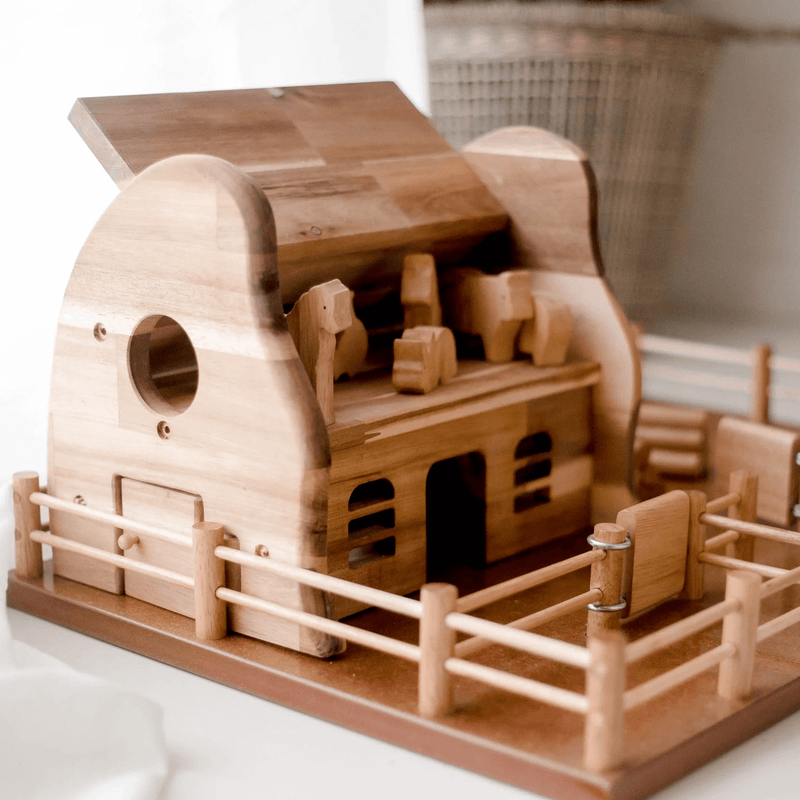 Q Toys Wooden Farm Barn